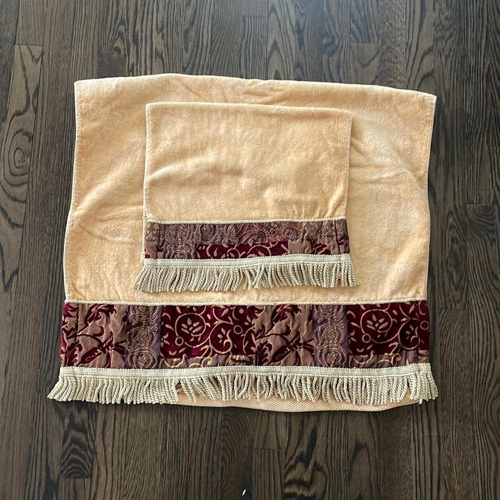 Croscill matching decorative towels